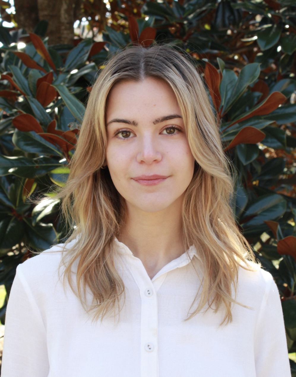 Headshot of Kira Campagna