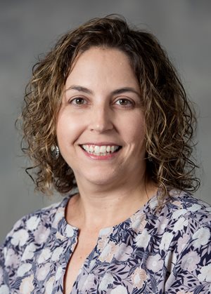 Headshot of Rozana Carducci