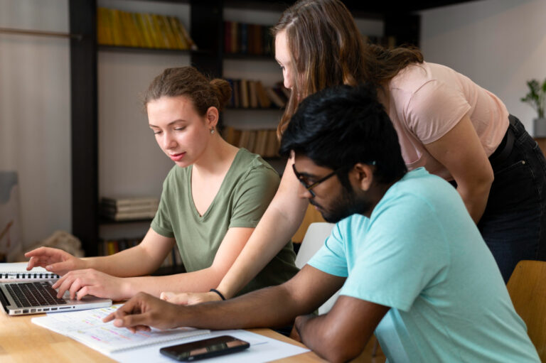 Assessment and Feedback - Center for Engaged Learning