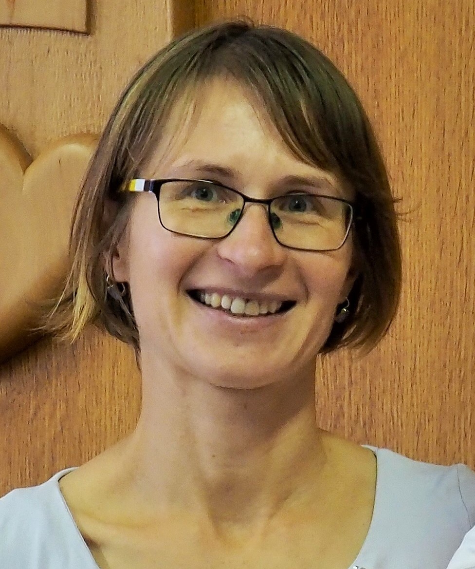 Headshot of Gabi Pleschová