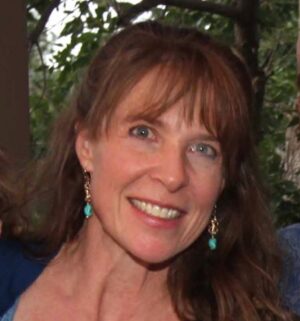 Photo of Lauren Scharff 